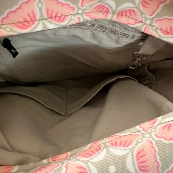 Petunia Pickle Bottom ~ Khaki, ivory and pink baby bag ~ removable insert - Picture 5 of 14